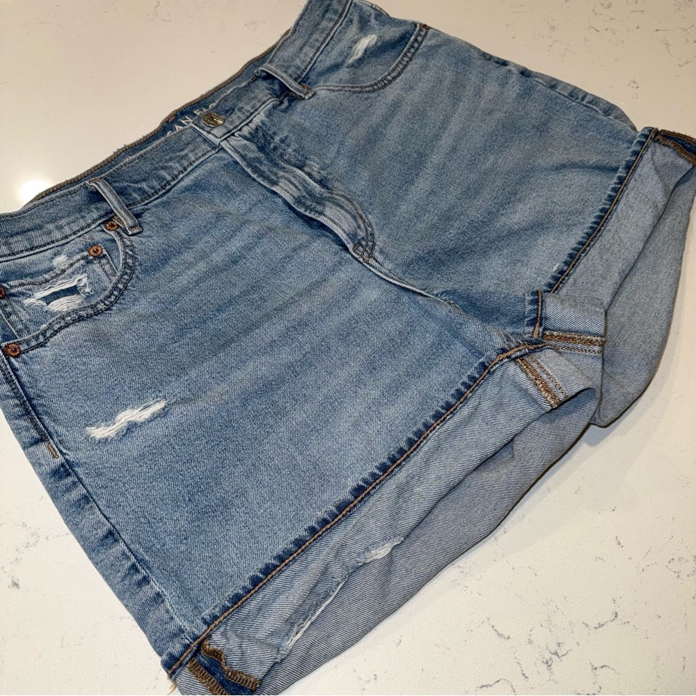 American Eagle Relaxed Cuff Jean Short - Picture 9 of 11